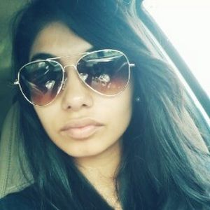 Meet your Posher, Adrienna